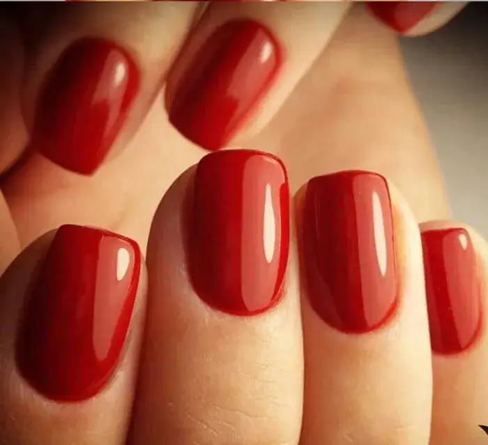 Zdjęcie żel czy hybryda co lepsze – porównanie, wady i zalety dla idealnego manicure